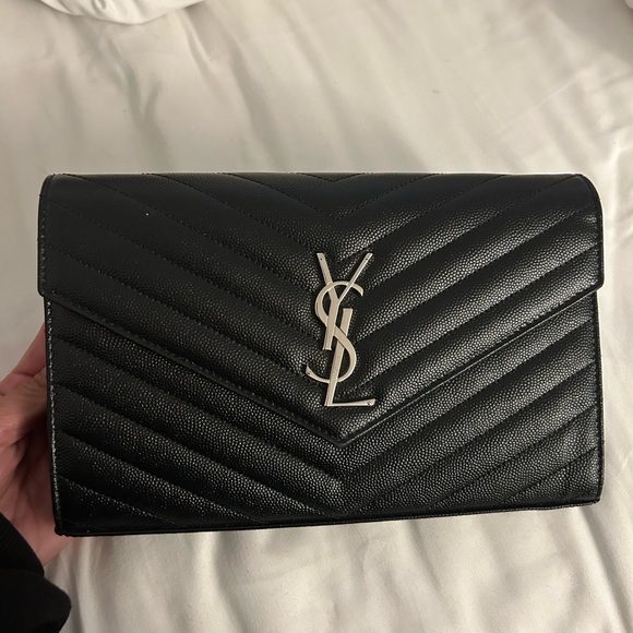 saint laurent cassandre matelasse leather wallet on a chain silver - Picture 6 of 12